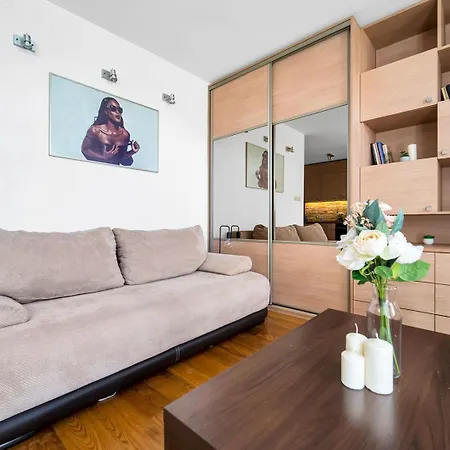 Markowska Studio - Stadion, Shops, Trams Nearby - By Rentujemy Appartement *